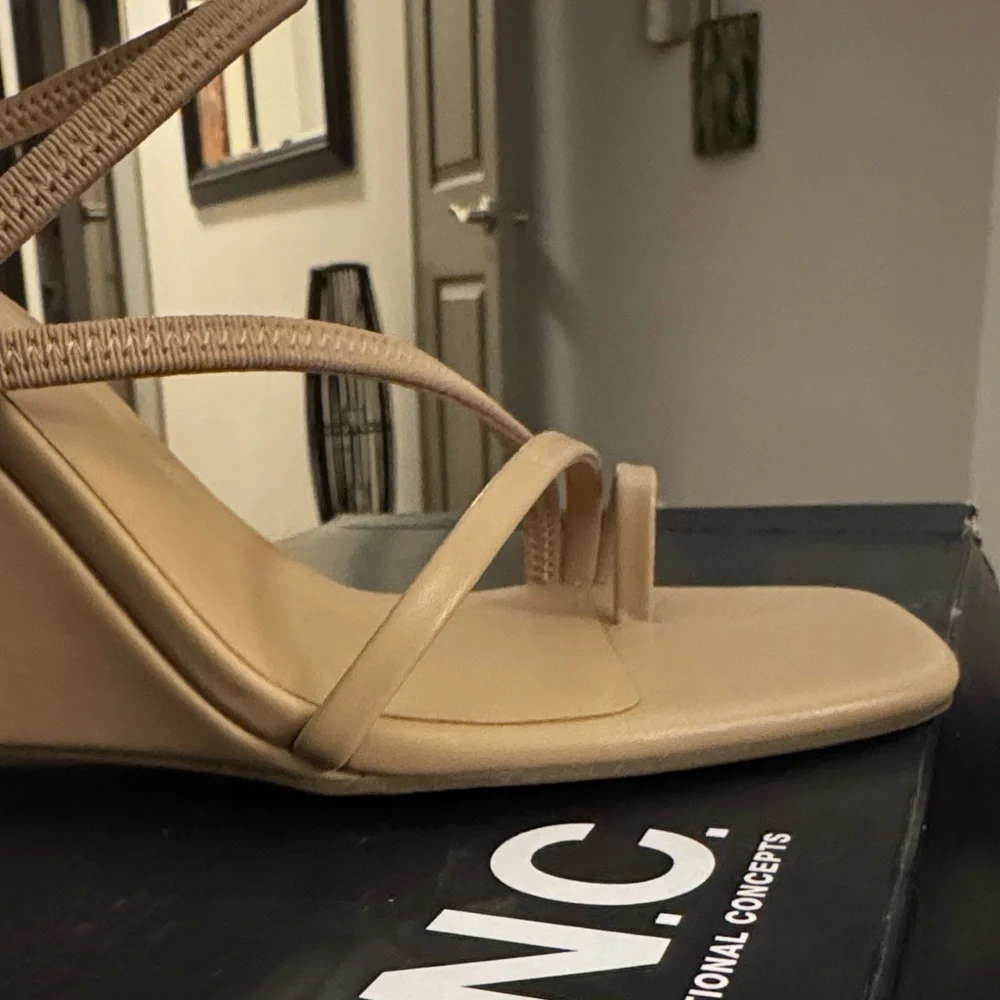 INC International Concepts 🌺Women's Beige Wedge Sandals BRAND NEW IN BOX SIZE 🌺